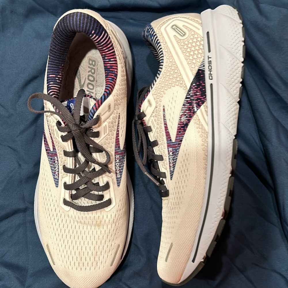 Brooks Ghost 14 Neutral Running Shoe White/Heather/Ebony